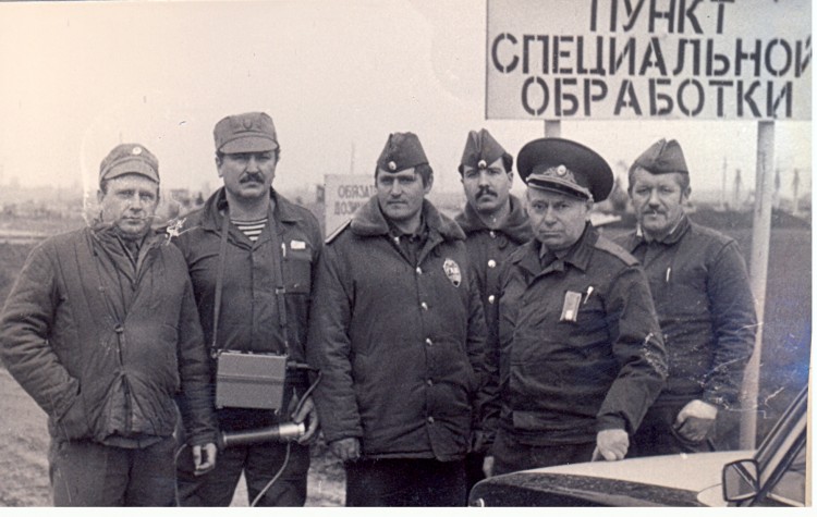 чернобыльские будни, Виталий Ветров слева, лето 1986год.