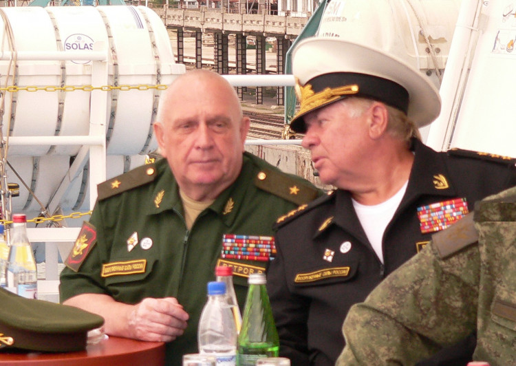 генерал-майор ветеринарной службы Виталий Ветров и адмирал И.Ф. Васильев.