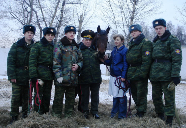 генерал-майор ветеринарной службы В.П. Ветров, на практических занятиях в ВВИ с курсантами
