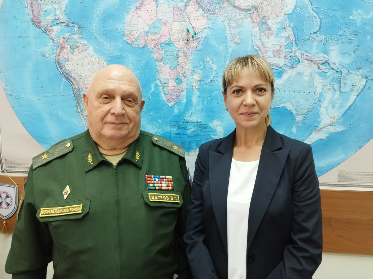 генерал-майор ветеринарной службы Виталий Ветров с коллегой