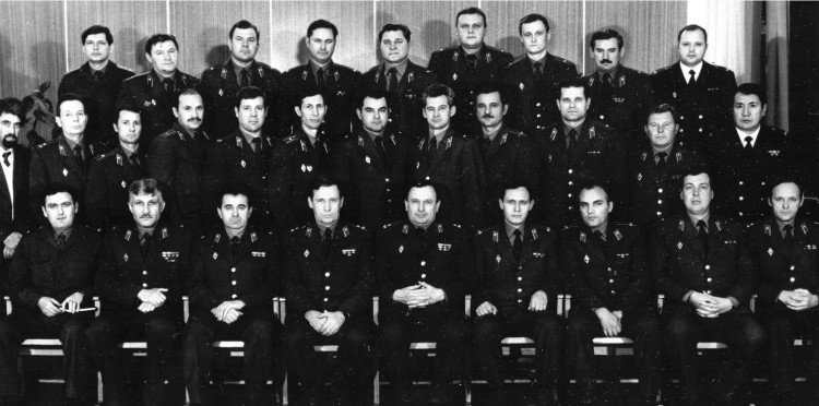 офицеры ветеринарной службы - воины- интернационалисты. начвльник ВВО МО СССР полковник В.П. Ветров в центре