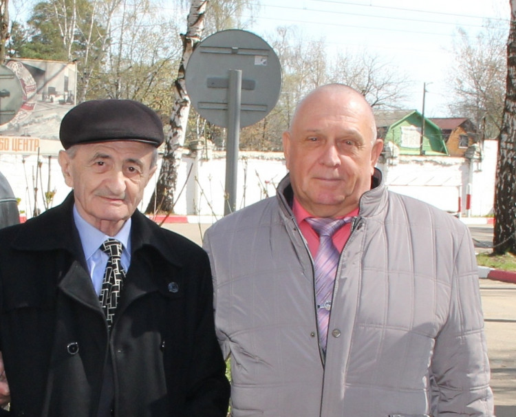 генерал-майор ветеринарной службы Виталий Ветров.полковник Мейтин