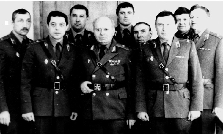 начальник ветеринарной службы БВО В.П. Ветров. генерал-майор А.Н. Трегуб с личным составом Ветслужбы БВО. Минск