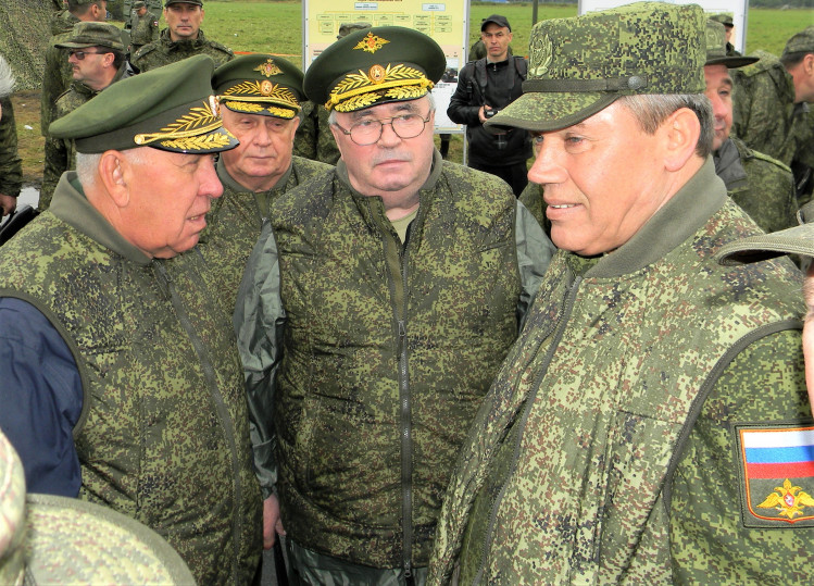 Встреча ветеранов ВС с НГШ ВС РФ.генерал-майор ветеринарной службы В.П. Ветров в центре. 