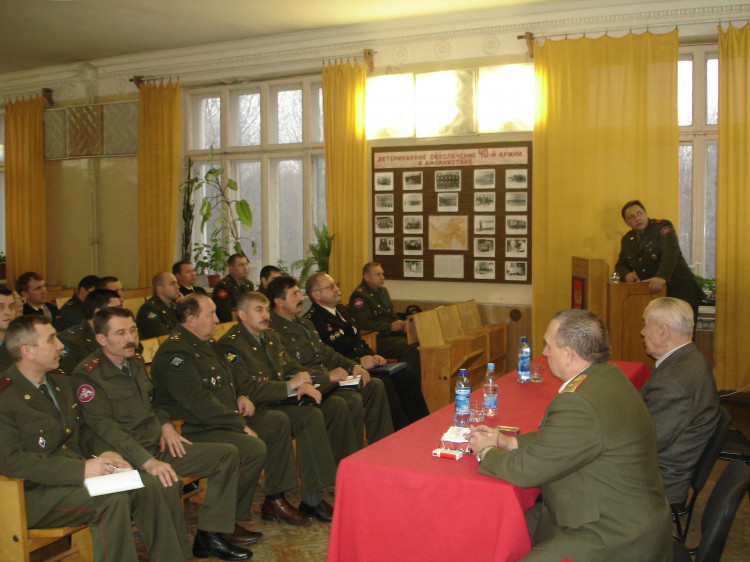 Заседание расширенного ученого совета ВВИ. 2003.