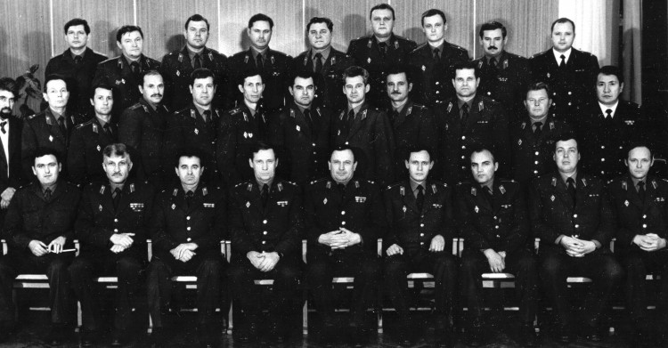 Начальник ВВО МО СССР полковник В.П. Ветров. начальник ВВФ при МВА им.К.И. Скрябина полковник В.П. Попов с коллегами Дальневосточниками.