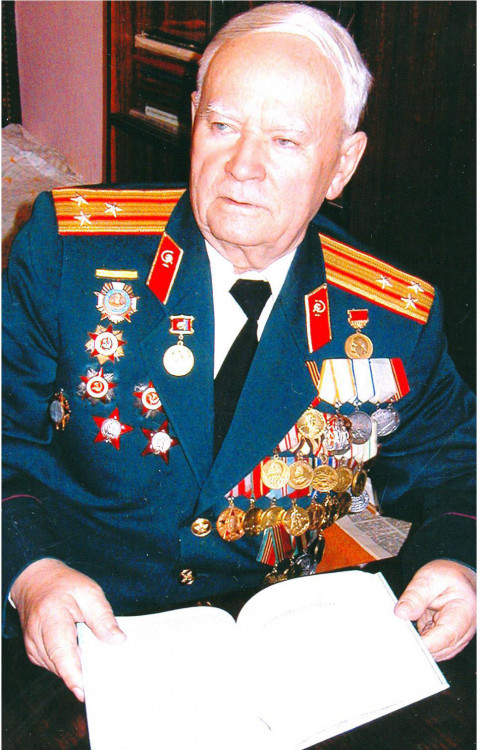 полковник ветеринарной службы Шуклин Николай Федорович. участник Великой отечественной войны. наставник генерала В.П. Ветрова.