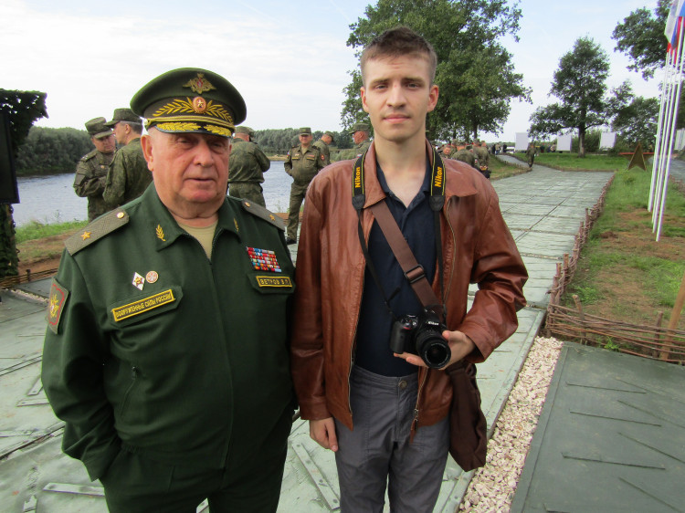 генерал-майор ветеринарной службы Виталий Ветров.с коллегой