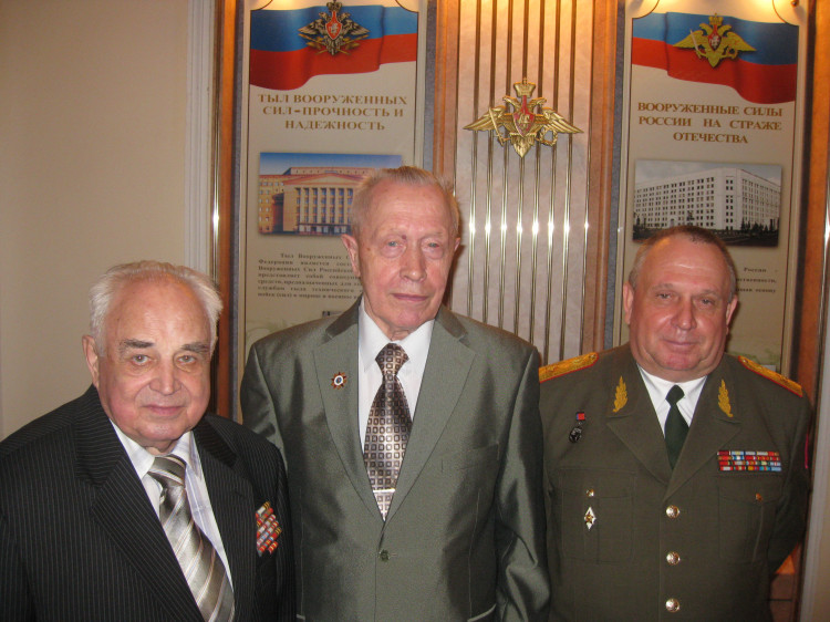 генерал-майор В.П. Ветров.  ветераны ВС Г.Н. Коржевенко, А.А. Немиров