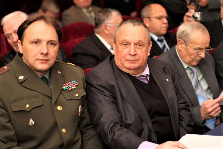 генерал-майор ветеринарной службы В.П. Ветров. полковник Ю.Г. Боев и др.