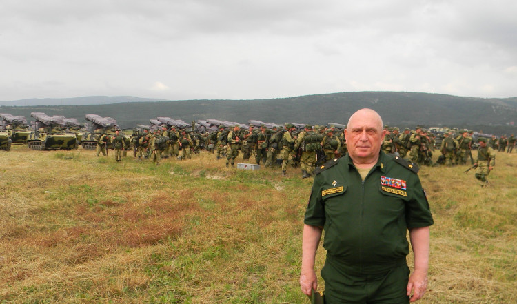 генерал-майор ветеринарной службы В.П.Ветров на полевом выходе.