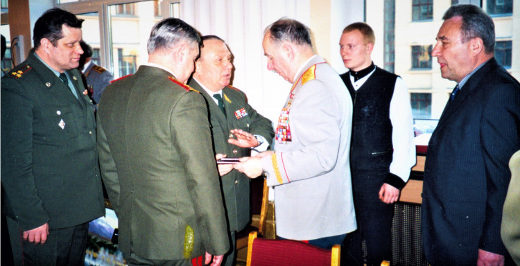 генерал-армии И.М.Третьяк, генерал-майор ветеринарной службы В.П. Ветров и товарищи.