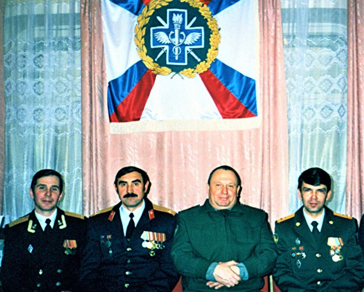 генерал-майор ветеринарной службы В.П. Ветров. полковник,и Ф.Ф.Скидан, В.Ф. Белоусов и др.