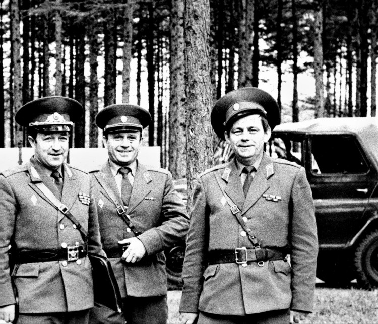 генерал-майор К.И. Баранский. Старший ветеринарный инспектор 51 ОА майор Виталий Ветров. А.И. Мороз. ТПУ. о. Сахалин