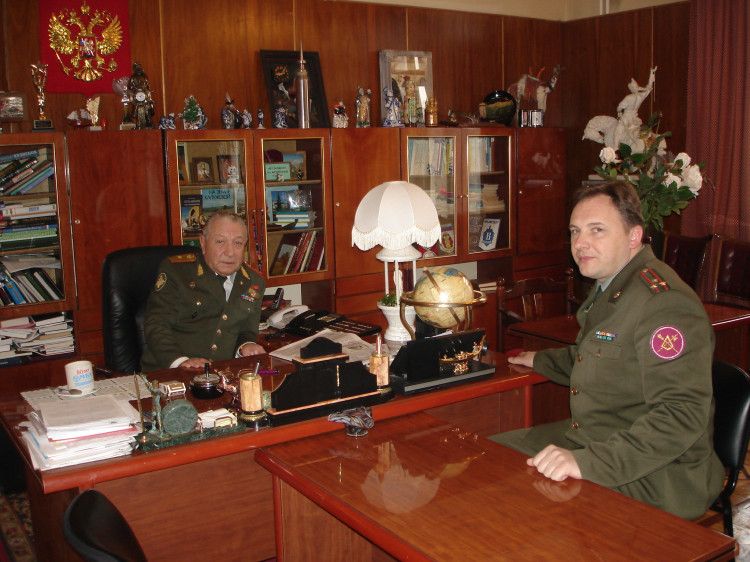 полковник Юрий Боев и ректор МГАВМиБ им. К.И. Скрябина Е.С. Воронин