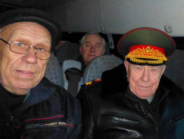 Маршал Советского Союза Д.Т. Язов и генерал-майор В.А. Семин, гости Военно-ветеринарного института