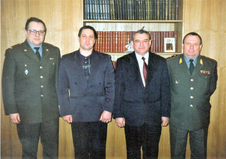 генерал-майор ветеринарной службы В.П. Ветров с ветерананами военной науки. П.П. Самойлов, профессор Л.С. Михайлов, Андрей Бояринов
