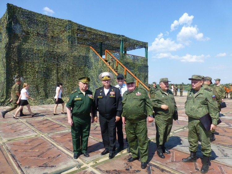 генерал-майор ветеринарной службы и Ветераны Тыла ВС на учениях