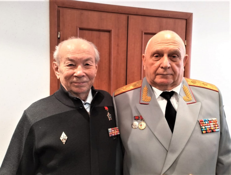 Синельников Александр Николаевич. генерал-майор Ветров Виталий Петрович